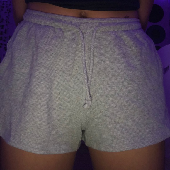 Brandy Melville Summer Thermal Shorts - Picture 2 of 7